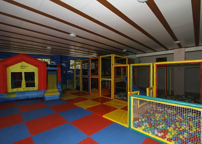 Hotell Alyssium 4*